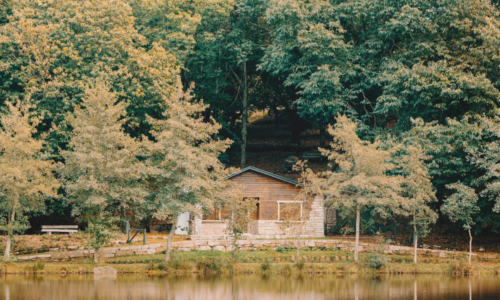 What Makes for the Ideal Riverside Cabin Rentals Float and Stay