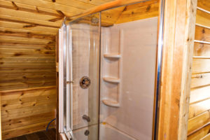 Treehouse Cabin Bathroom
