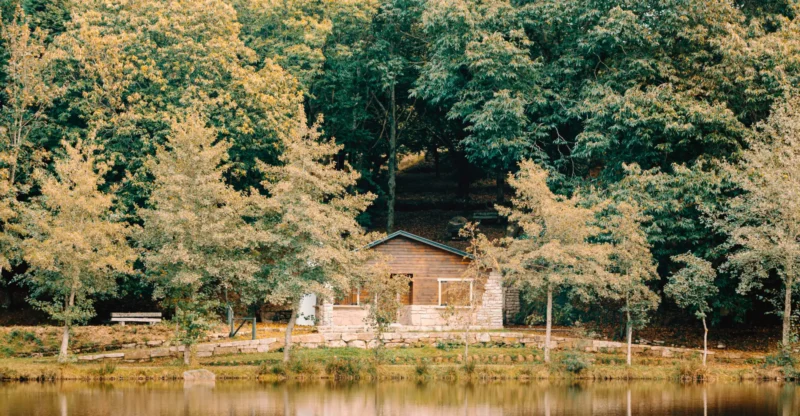What Makes for the Ideal Riverside Cabin Rentals: Float and Stay